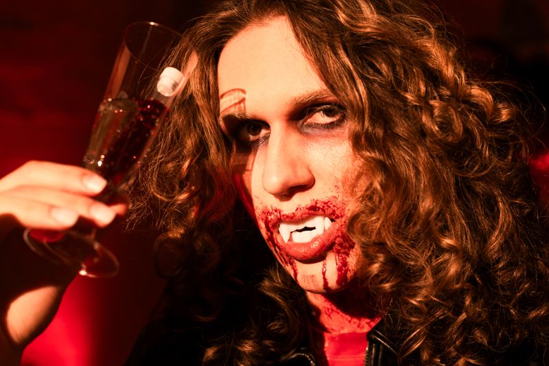Vampyrtenner Hvit